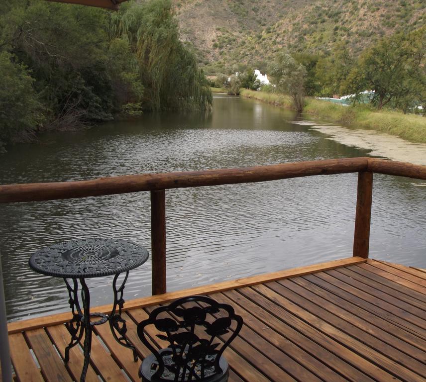 Old Mill Lodge, Seasonal Working Ostrich Farm & Restaurant, Oudtshoorn Esterno foto