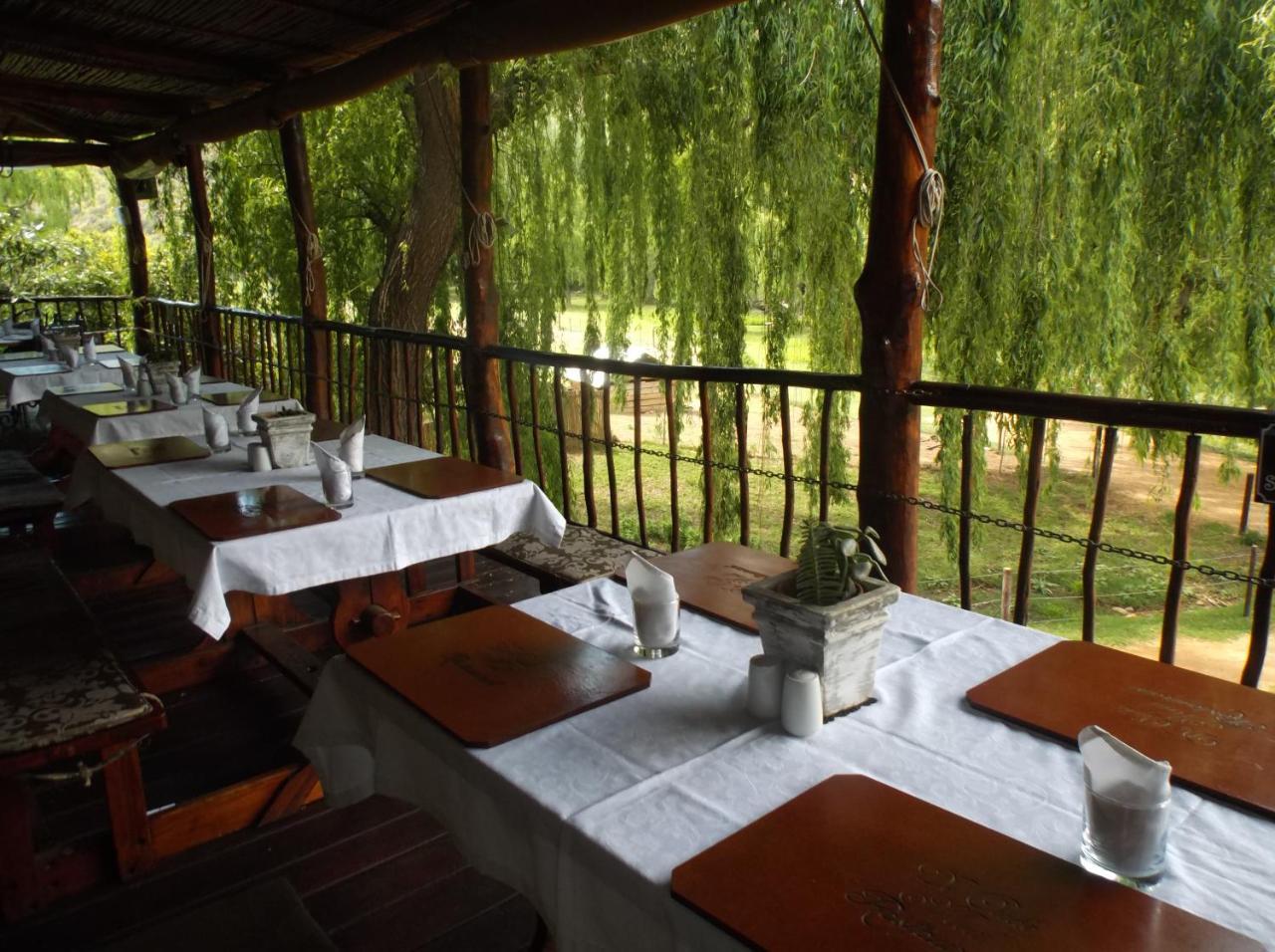 Old Mill Lodge, Seasonal Working Ostrich Farm & Restaurant, Oudtshoorn Esterno foto