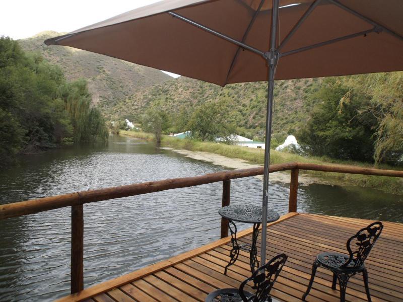 Old Mill Lodge, Seasonal Working Ostrich Farm & Restaurant, Oudtshoorn Esterno foto